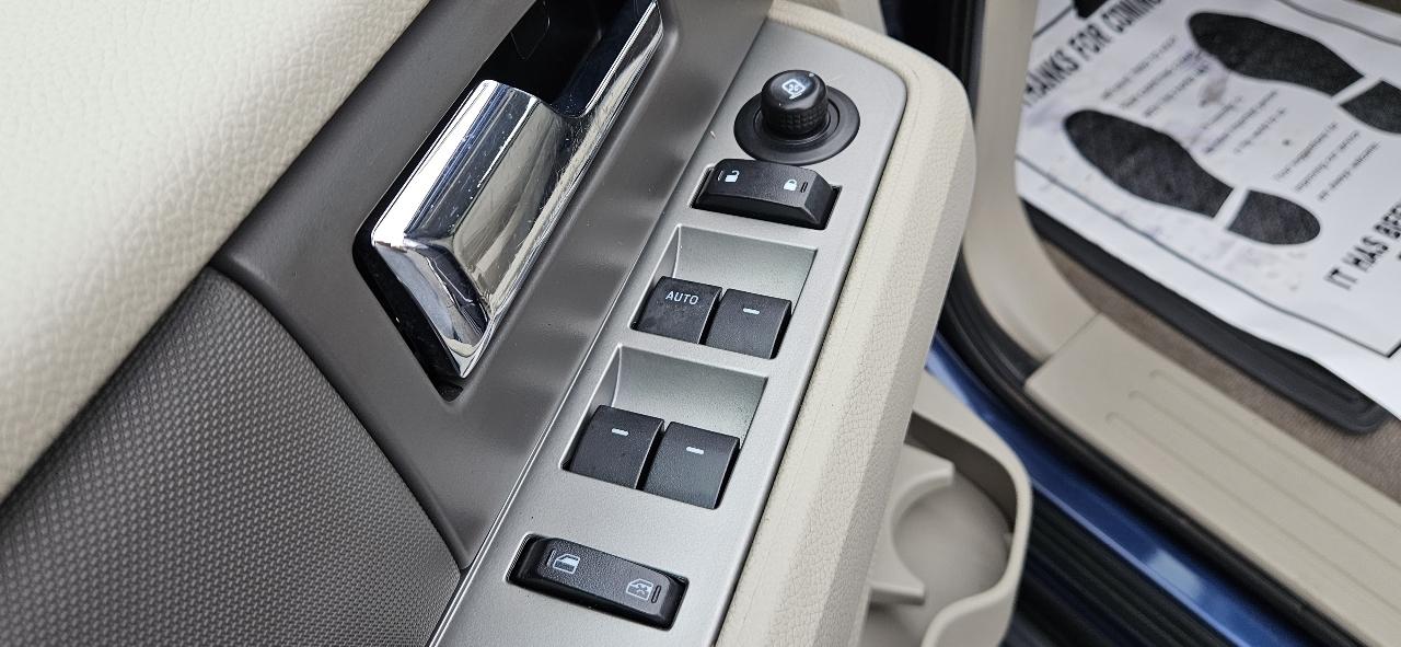 Ford Expedition 4WD 4dr XLT 2013
