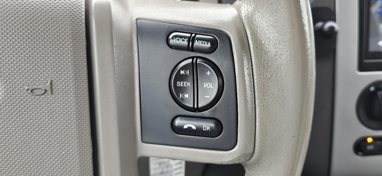 Ford Expedition 4WD 4dr XLT 2013