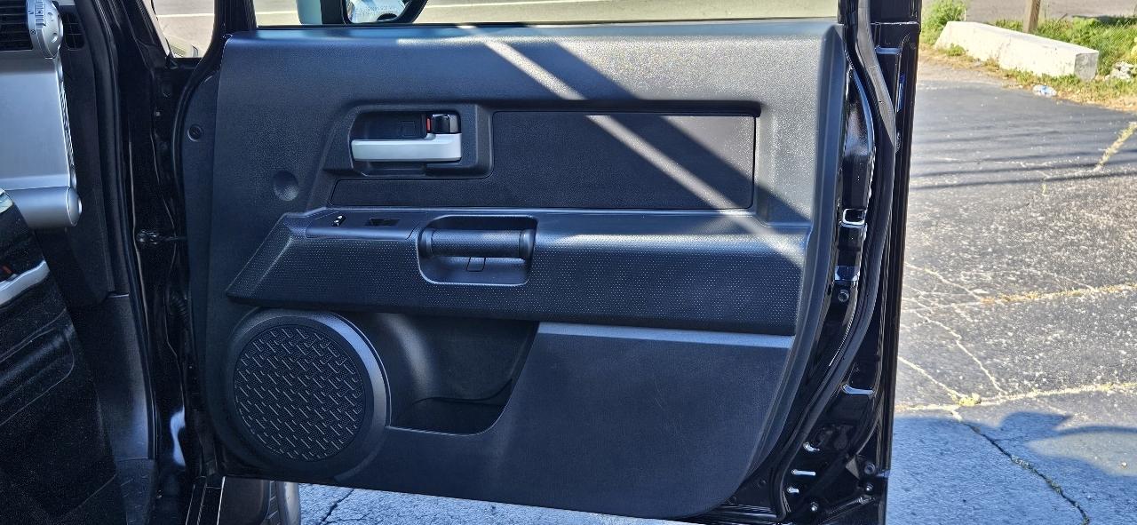 Toyota FJ Cruiser 4WD 4dr Auto (Natl) 2014