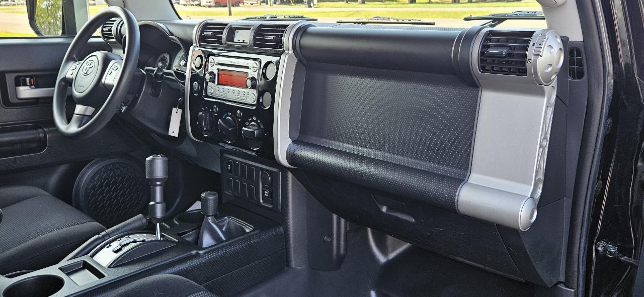 Toyota FJ Cruiser 4WD 4dr Auto (Natl) 2014