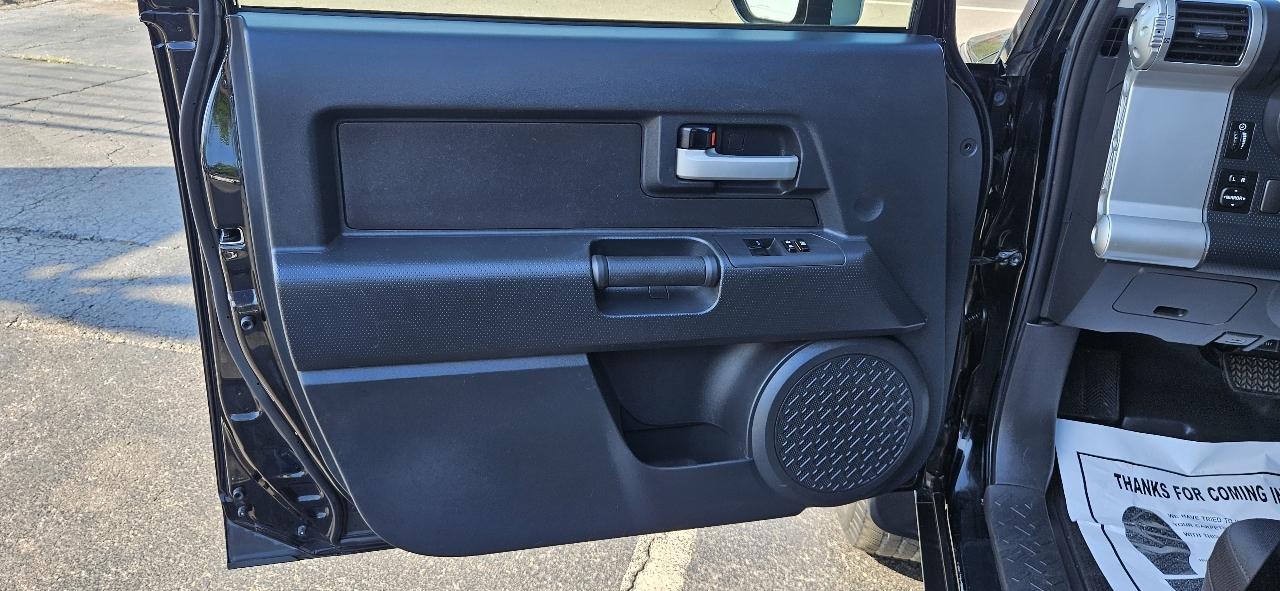 Toyota FJ Cruiser 4WD 4dr Auto (Natl) 2014