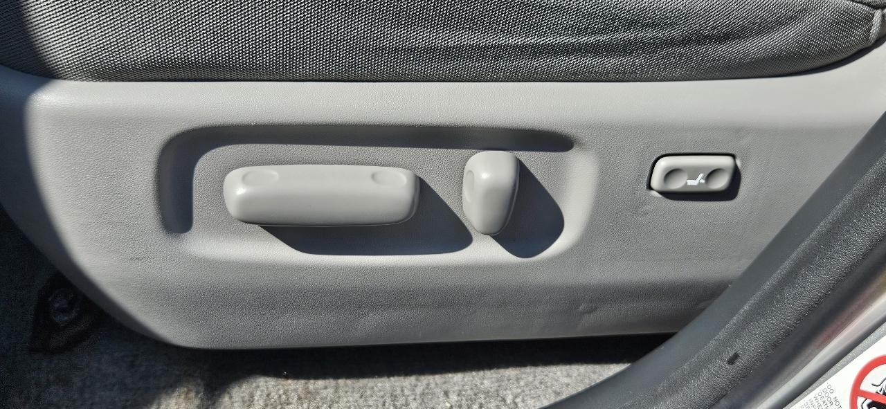 Toyota RAV4 4WD 4dr 4-cyl 4-Spd AT Ltd (Natl) 2008