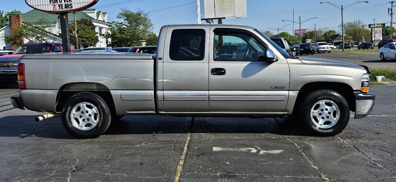 Chevrolet Silverado 1500 Ext Cab 143.5" WB LS 2002