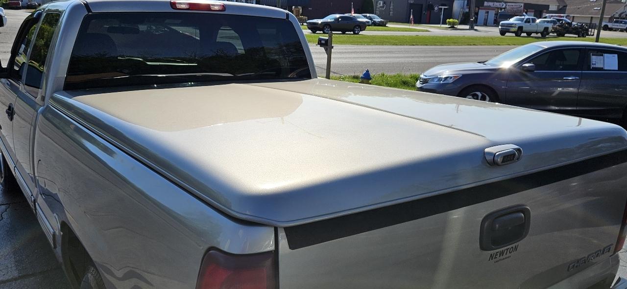 Chevrolet Silverado 1500 Ext Cab 143.5" WB LS 2002