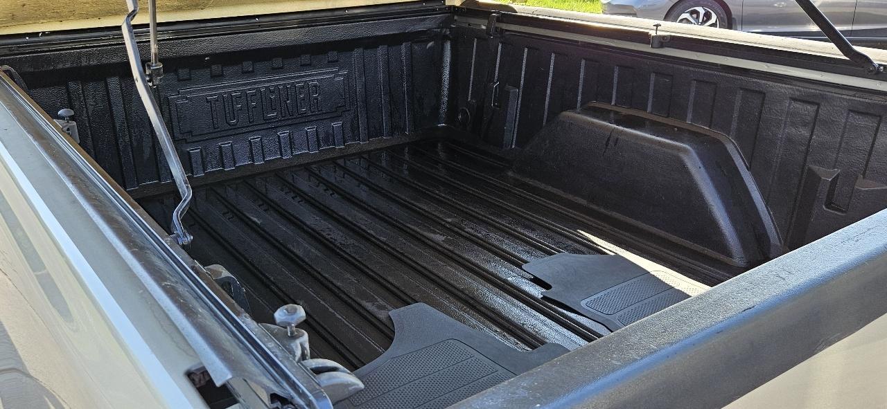 Chevrolet Silverado 1500 Ext Cab 143.5" WB LS 2002