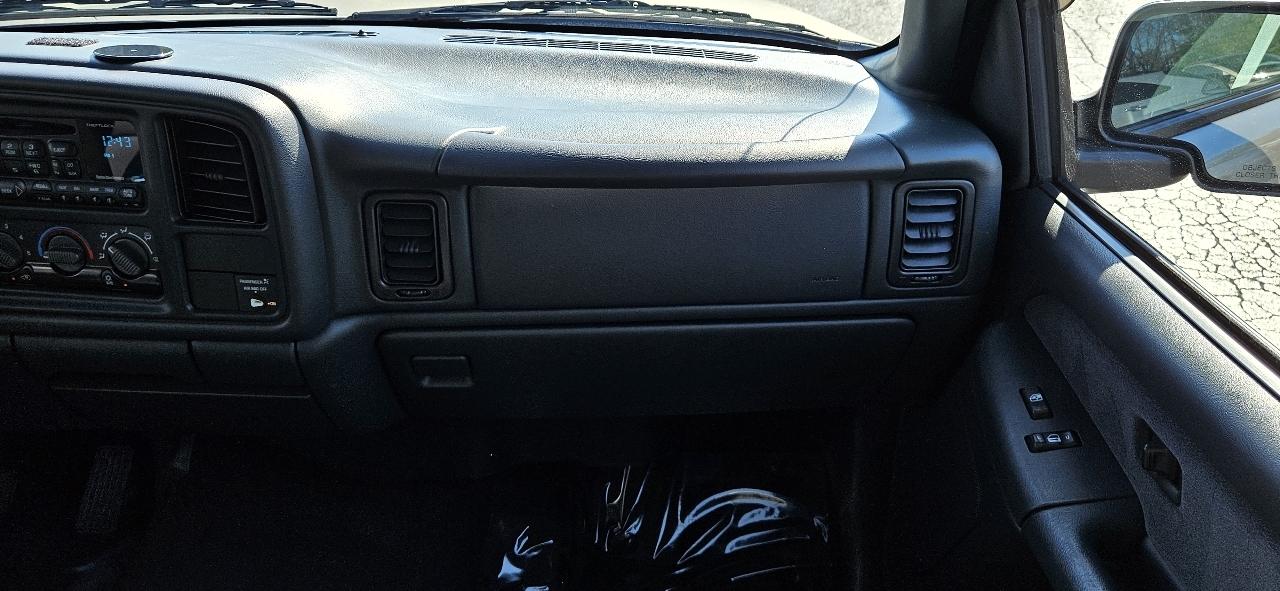 Chevrolet Silverado 1500 Ext Cab 143.5" WB LS 2002