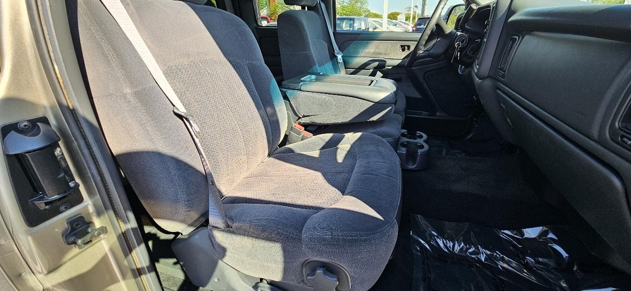 Chevrolet Silverado 1500 Ext Cab 143.5" WB LS 2002