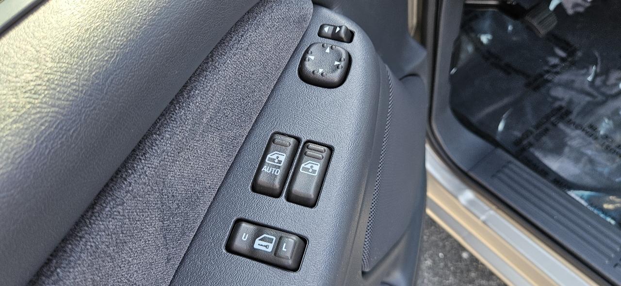 Chevrolet Silverado 1500 Ext Cab 143.5" WB LS 2002