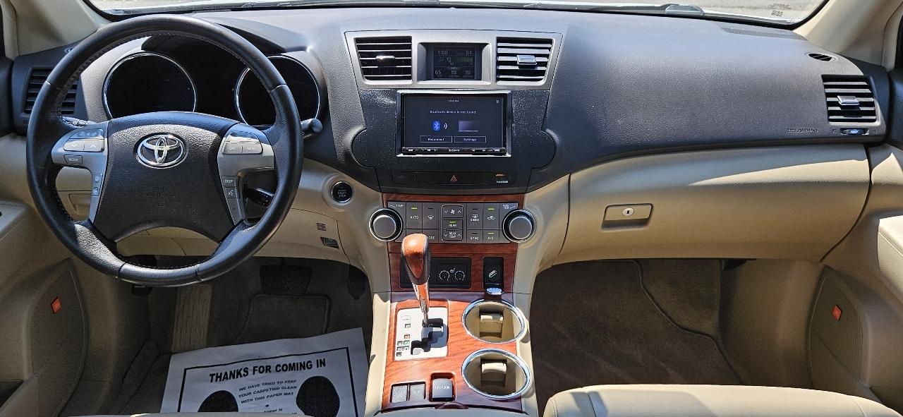 Toyota Highlander FWD 4dr V6 Limited (Natl) 2010