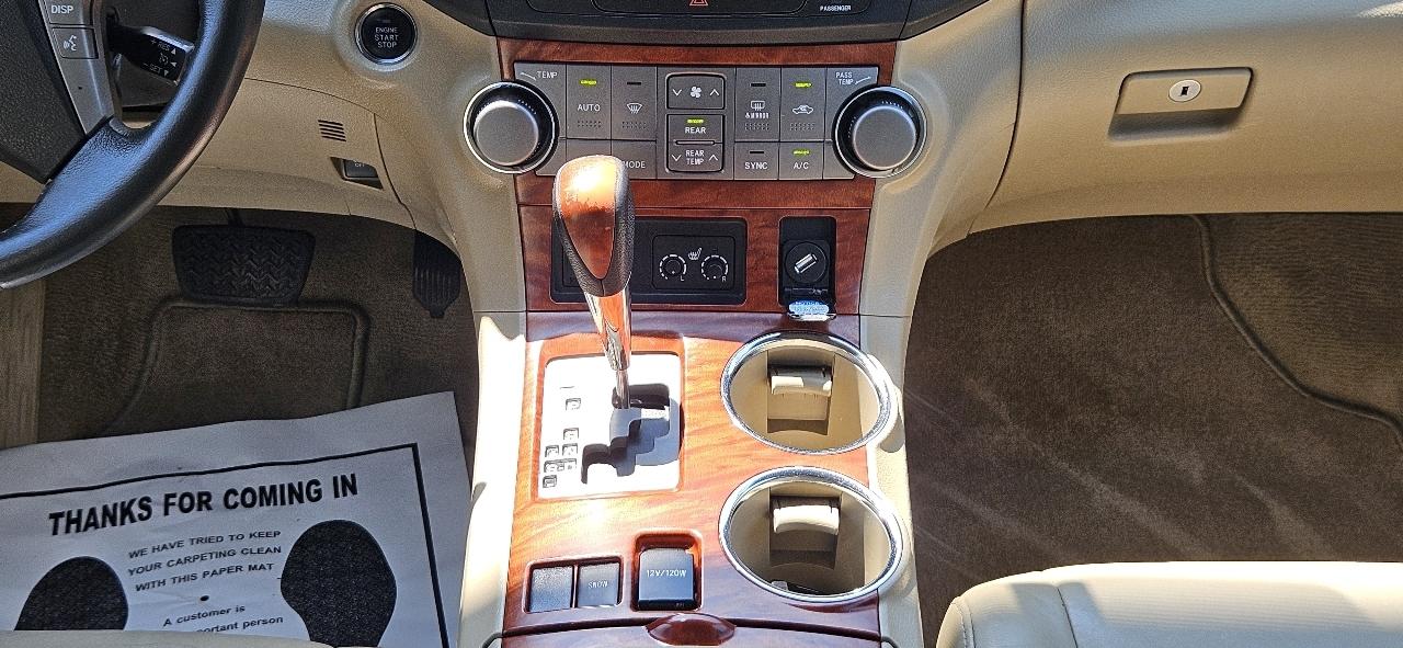 Toyota Highlander FWD 4dr V6 Limited (Natl) 2010