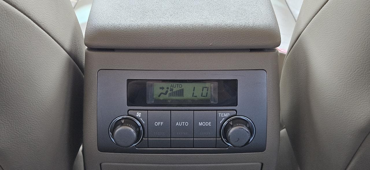 Toyota Highlander FWD 4dr V6 Limited (Natl) 2010