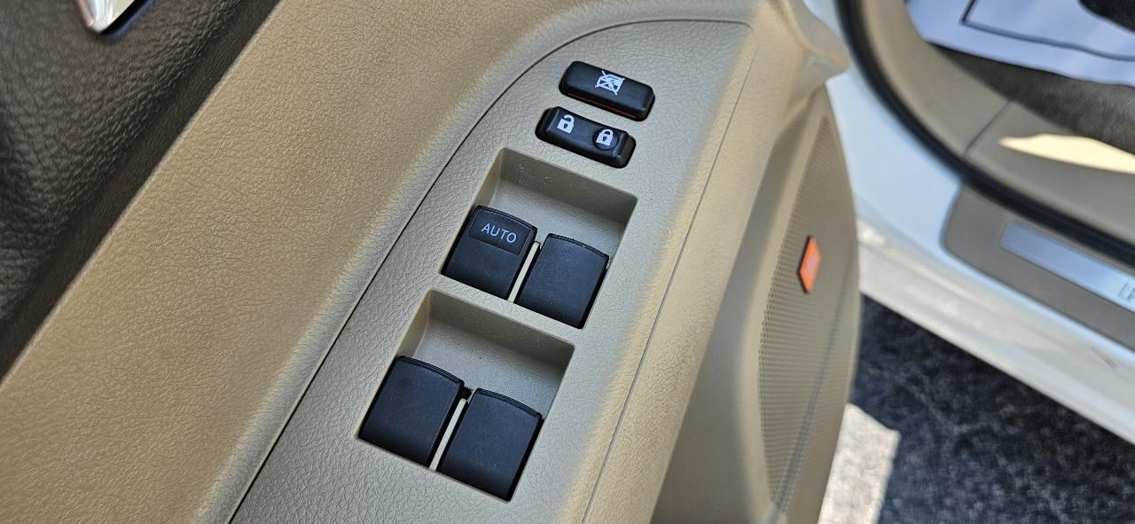 Toyota Highlander FWD 4dr V6 Limited (Natl) 2010