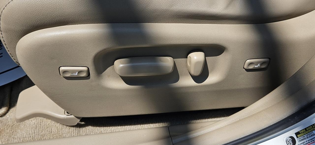 Toyota Highlander FWD 4dr V6 Limited (Natl) 2010