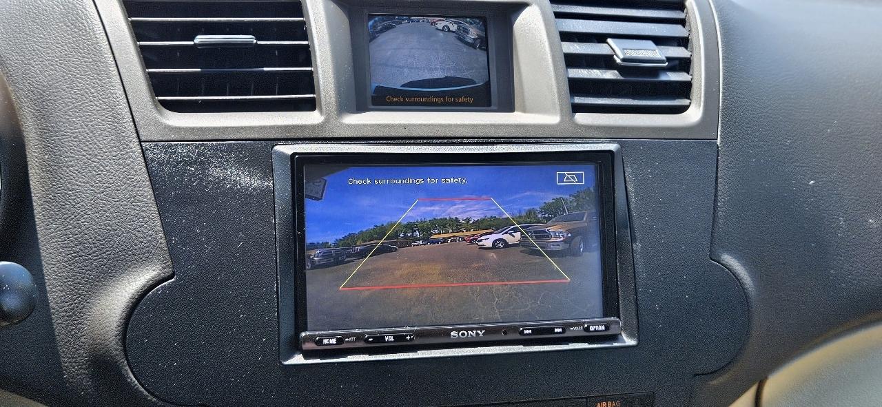 Toyota Highlander FWD 4dr V6 Limited (Natl) 2010