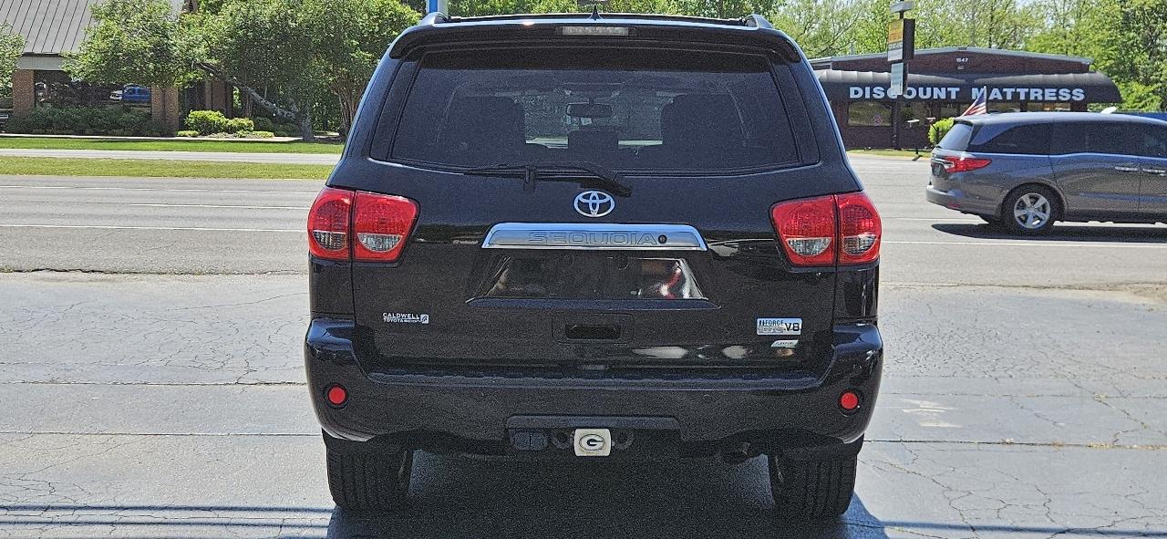 Toyota Sequoia 4WD LV8 FFV 6-Spd AT Platinum (Natl) 2011