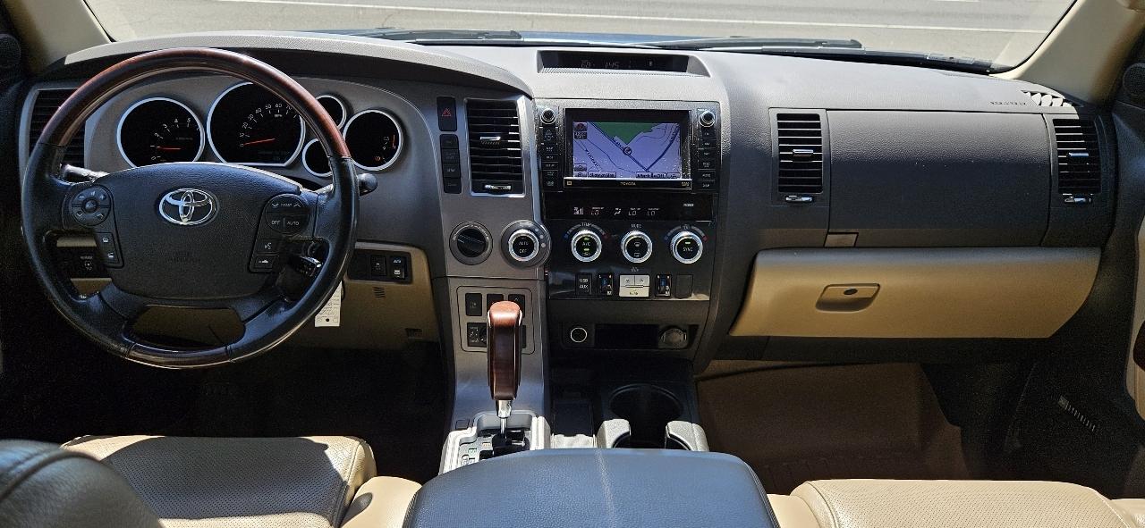 Toyota Sequoia 4WD LV8 FFV 6-Spd AT Platinum (Natl) 2011