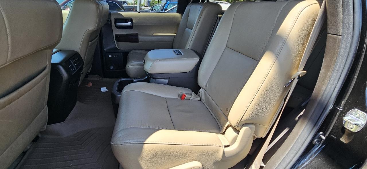 Toyota Sequoia 4WD LV8 FFV 6-Spd AT Platinum (Natl) 2011