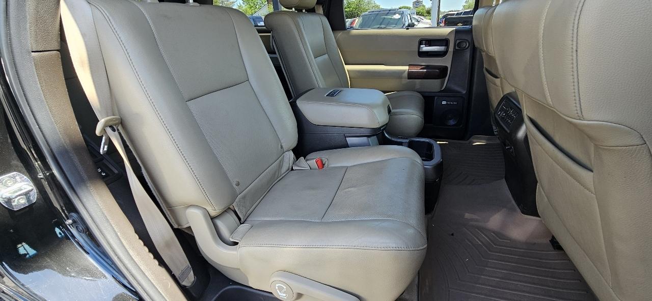 Toyota Sequoia 4WD LV8 FFV 6-Spd AT Platinum (Natl) 2011