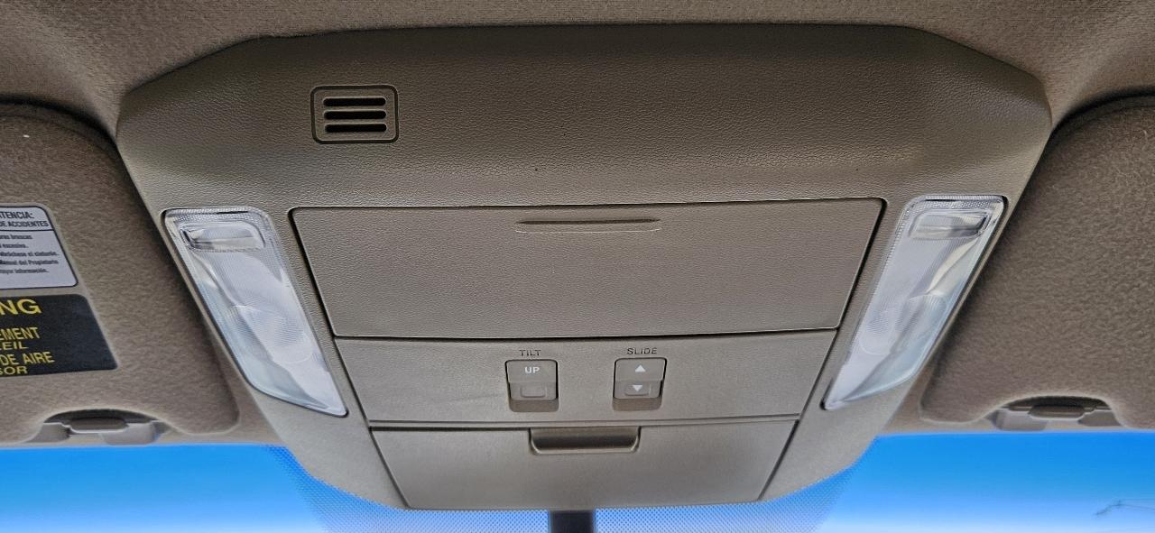 Toyota Sequoia 4WD LV8 FFV 6-Spd AT Platinum (Natl) 2011