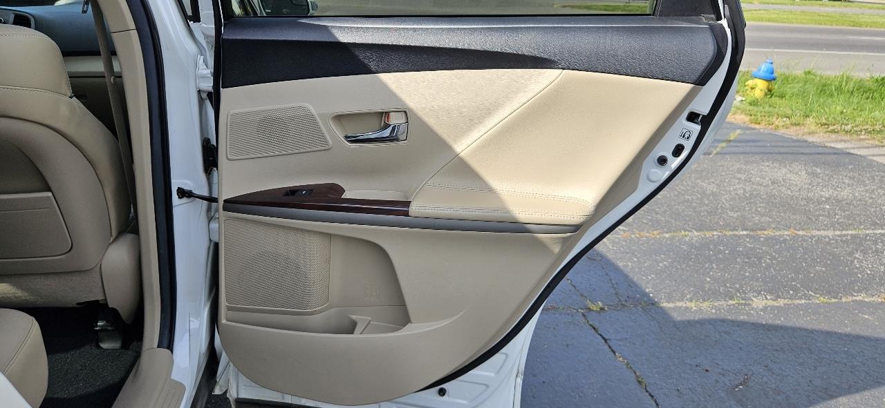 Toyota Venza 4dr Wgn V6 FWD Limited (Natl) 2013