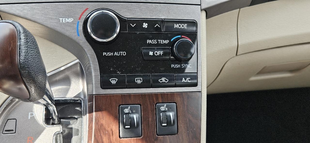 Toyota Venza 4dr Wgn V6 FWD Limited (Natl) 2013