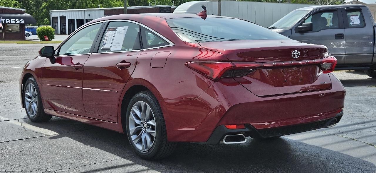 Toyota Avalon XLE 2019
