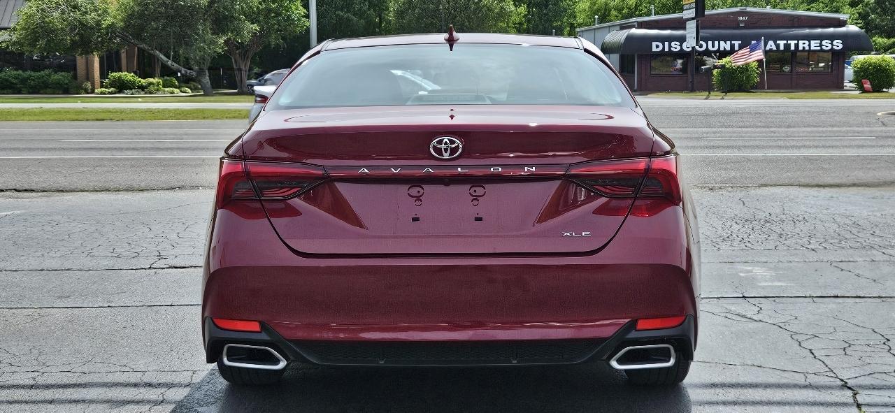 Toyota Avalon XLE 2019