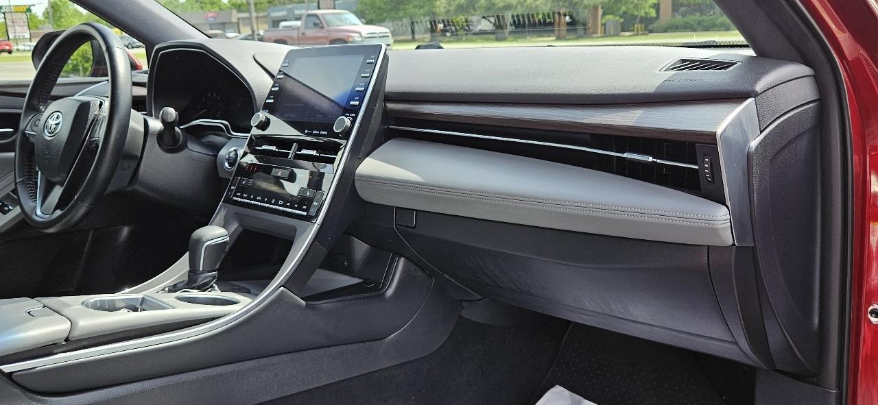 Toyota Avalon XLE 2019