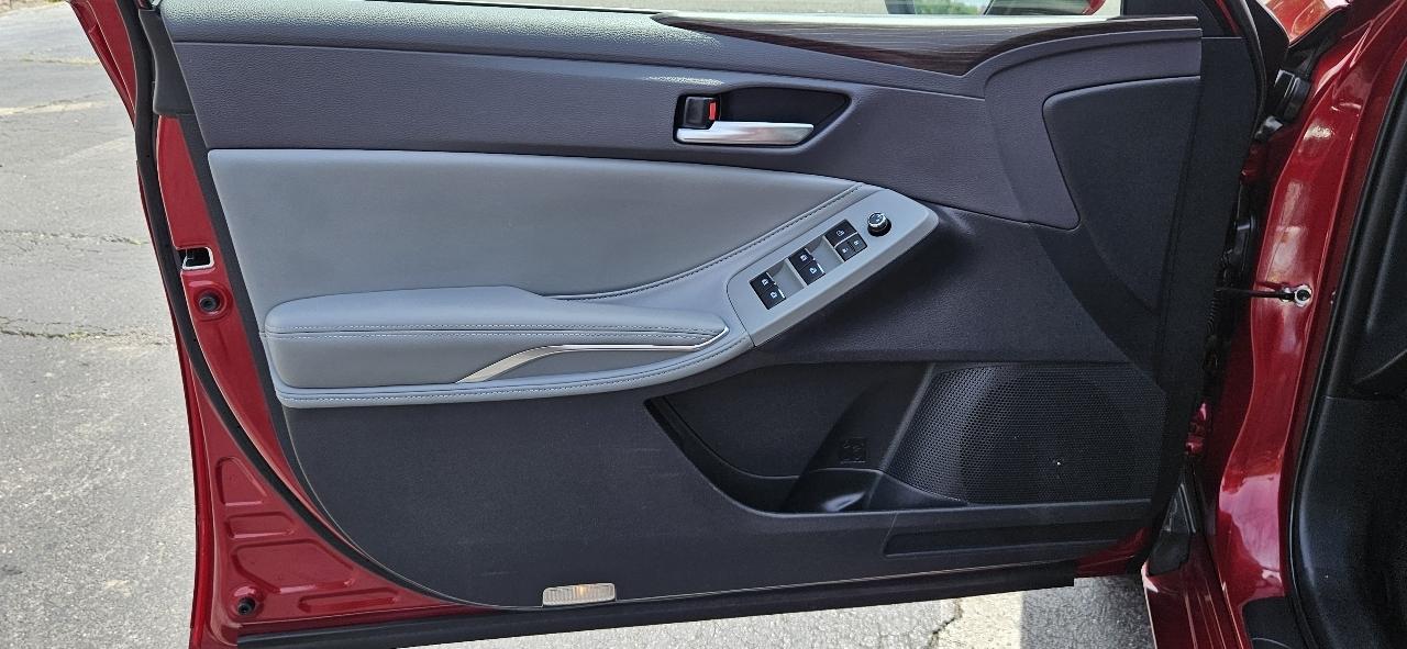 Toyota Avalon XLE 2019