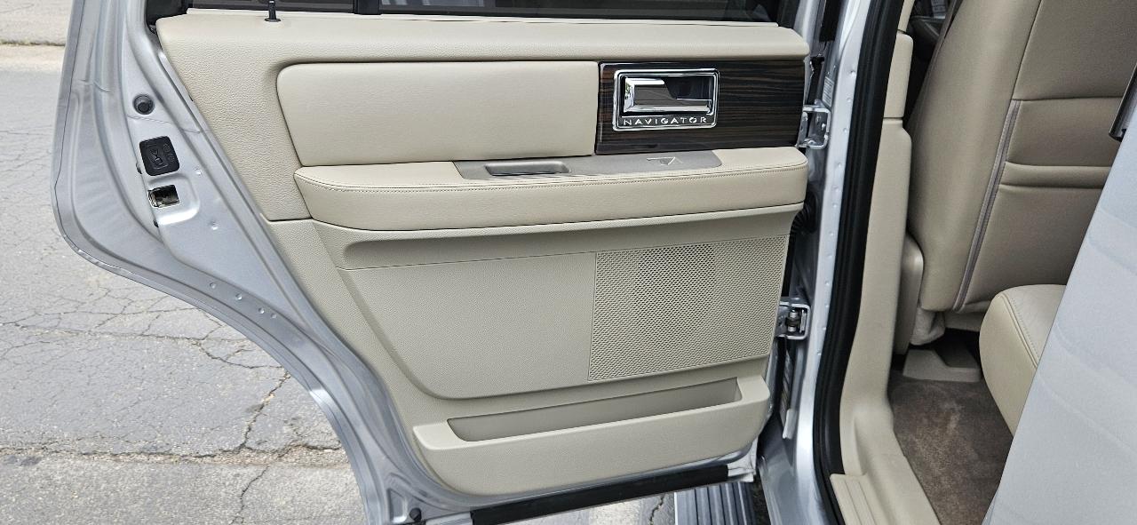 Lincoln Navigator 2WD 4dr 2010