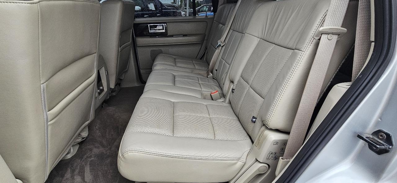 Lincoln Navigator 2WD 4dr 2010