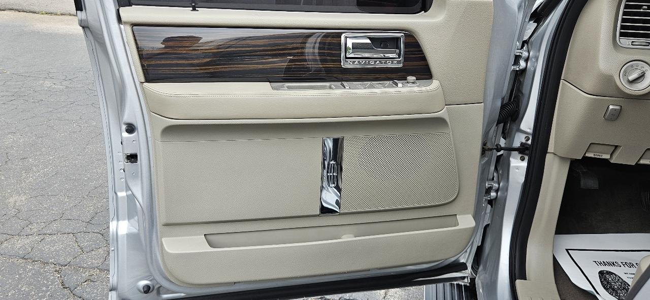 Lincoln Navigator 2WD 4dr 2010