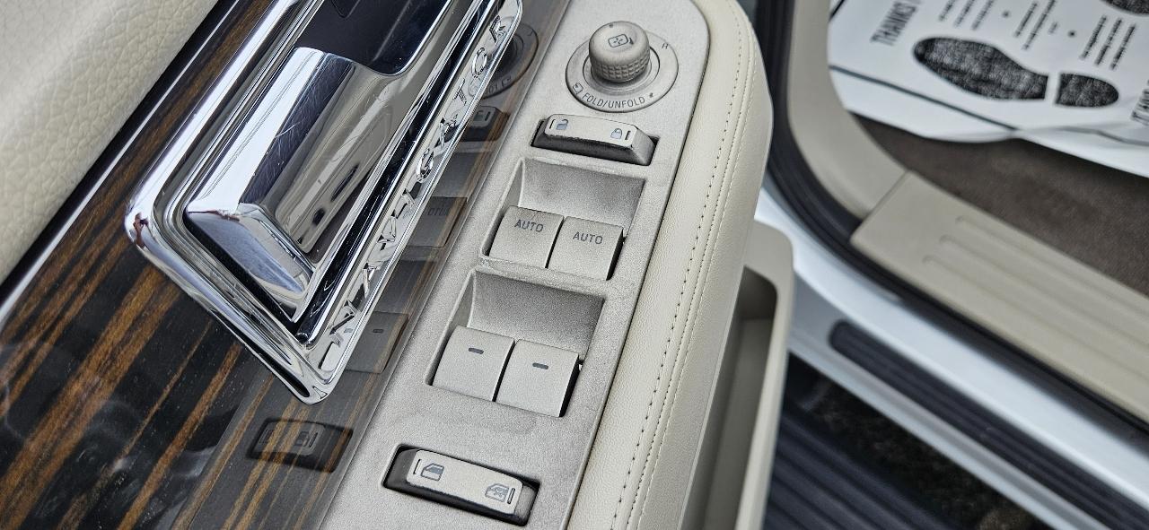 Lincoln Navigator 2WD 4dr 2010