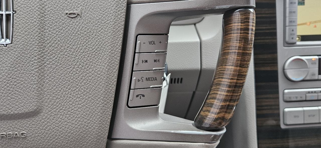 Lincoln Navigator 2WD 4dr 2010