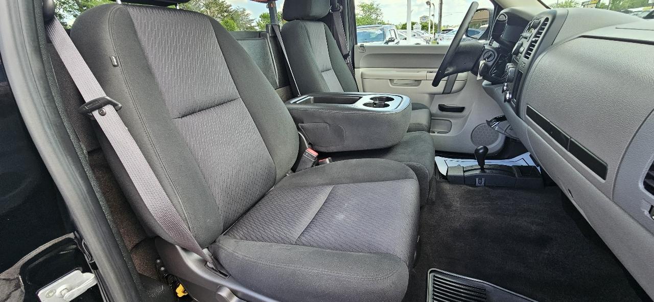 Chevrolet Silverado 1500 4WD Reg Cab 119.0" LT 2012