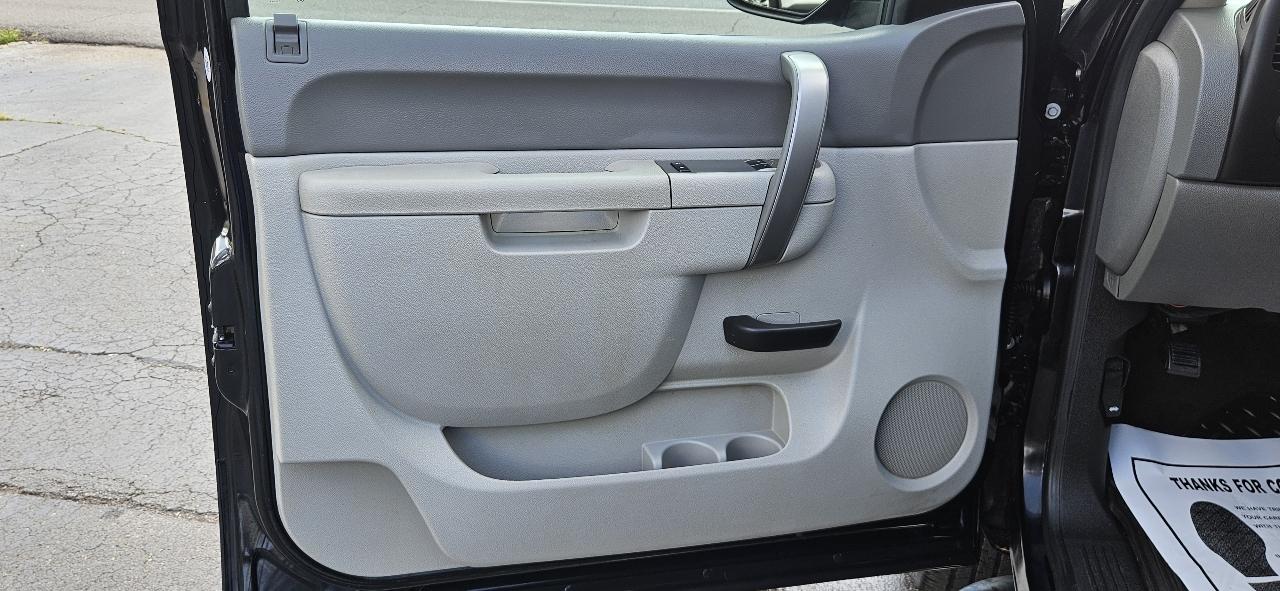 Chevrolet Silverado 1500 4WD Reg Cab 119.0" LT 2012