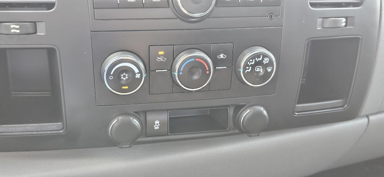 Chevrolet Silverado 1500 4WD Reg Cab 119.0" LT 2012