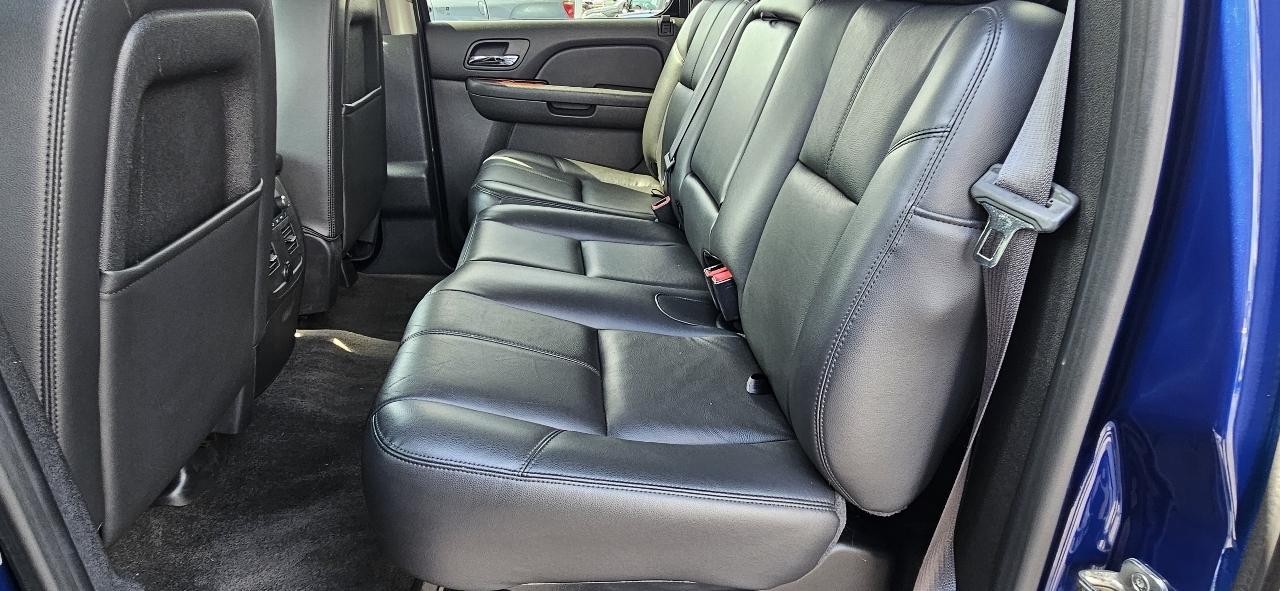 Chevrolet Avalanche Black Diamond LT 4D SUV 4WD 2013