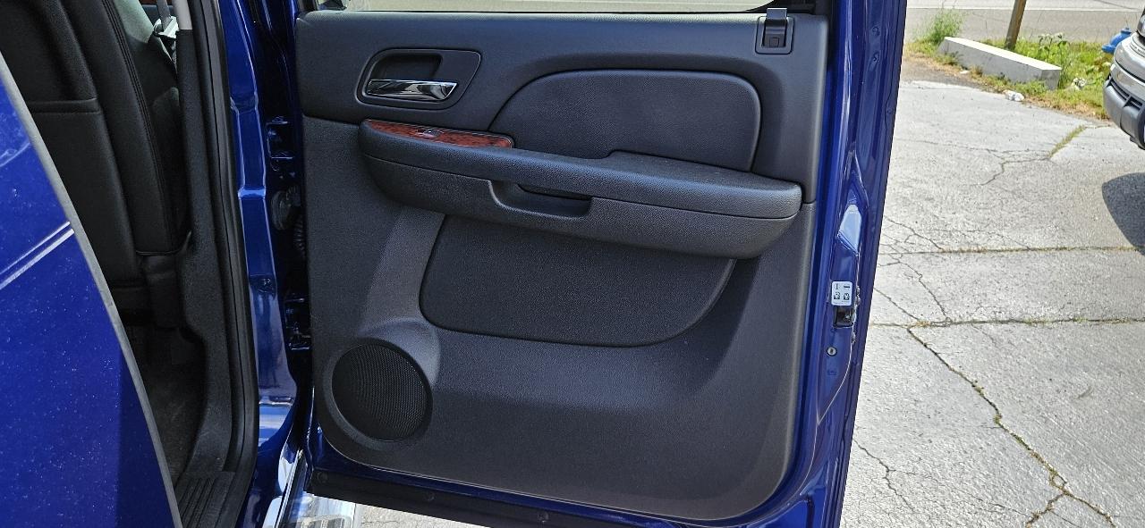 Chevrolet Avalanche Black Diamond LT 4D SUV 4WD 2013