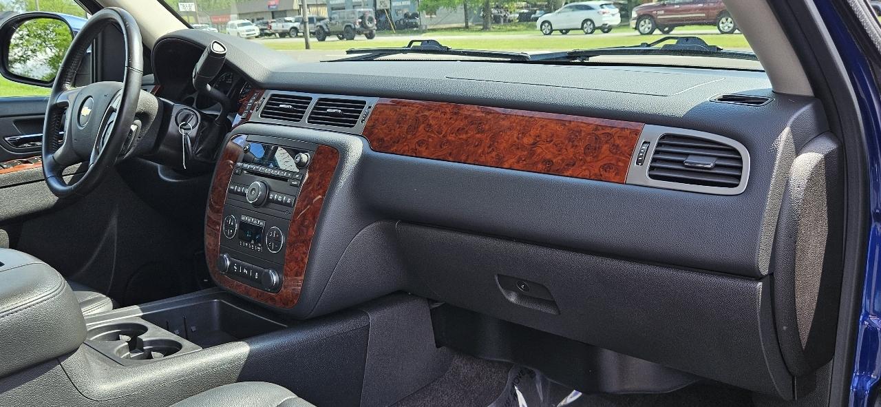 Chevrolet Avalanche Black Diamond LT 4D SUV 4WD 2013