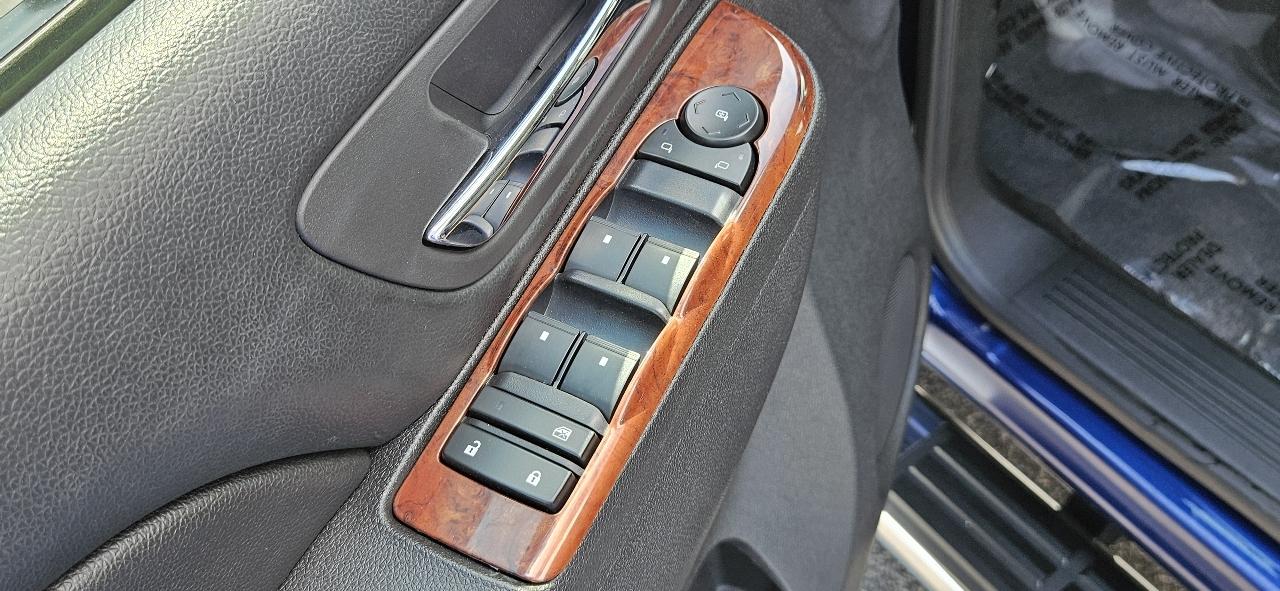 Chevrolet Avalanche Black Diamond LT 4D SUV 4WD 2013