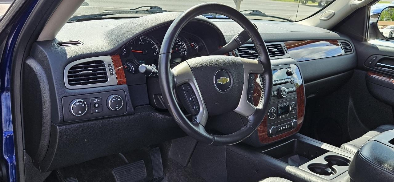 Chevrolet Avalanche Black Diamond LT 4D SUV 4WD 2013