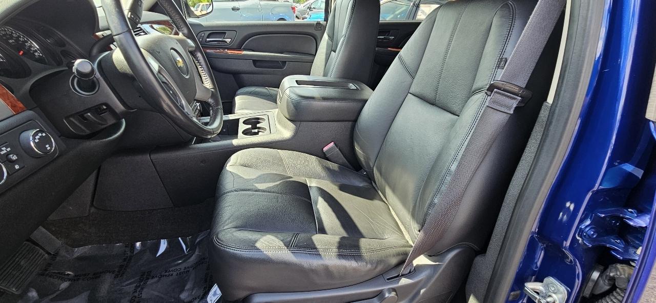 Chevrolet Avalanche Black Diamond LT 4D SUV 4WD 2013