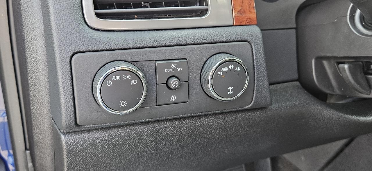 Chevrolet Avalanche Black Diamond LT 4D SUV 4WD 2013