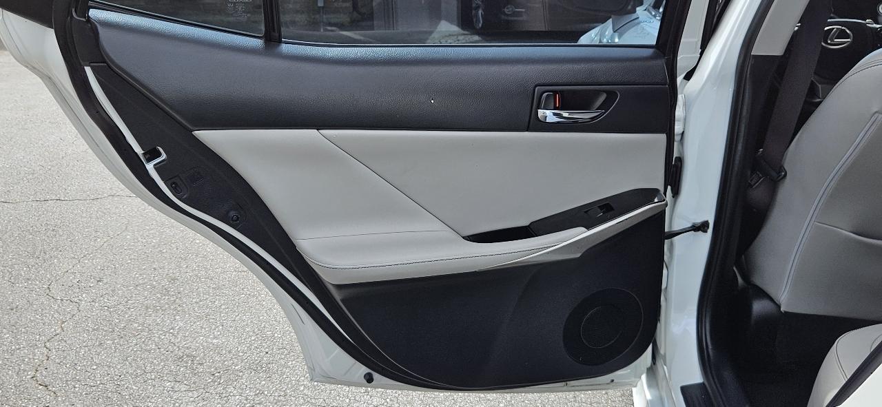 Lexus IS 250 4dr Sport Sdn RWD 2015