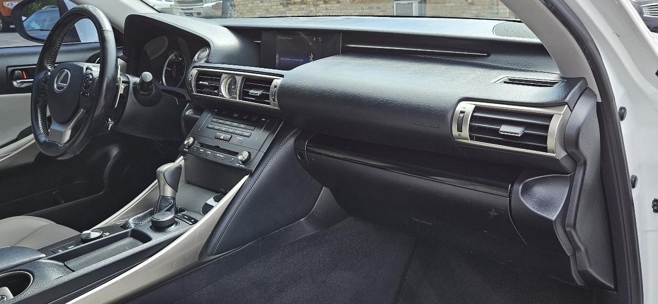 Lexus IS 250 4dr Sport Sdn RWD 2015