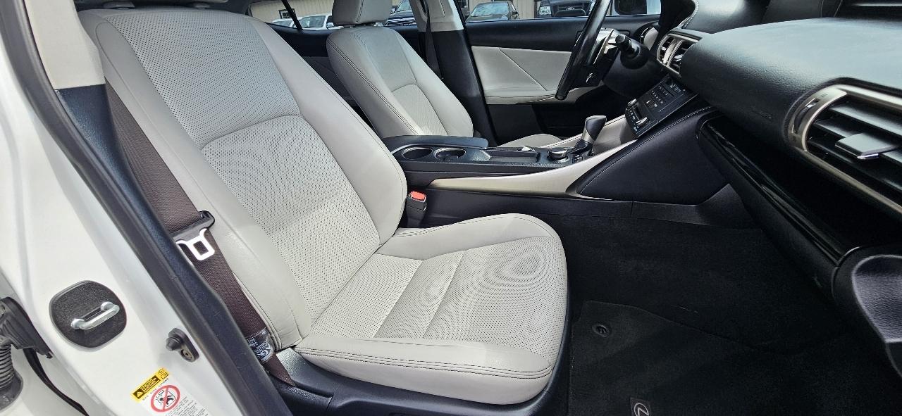 Lexus IS 250 4dr Sport Sdn RWD 2015