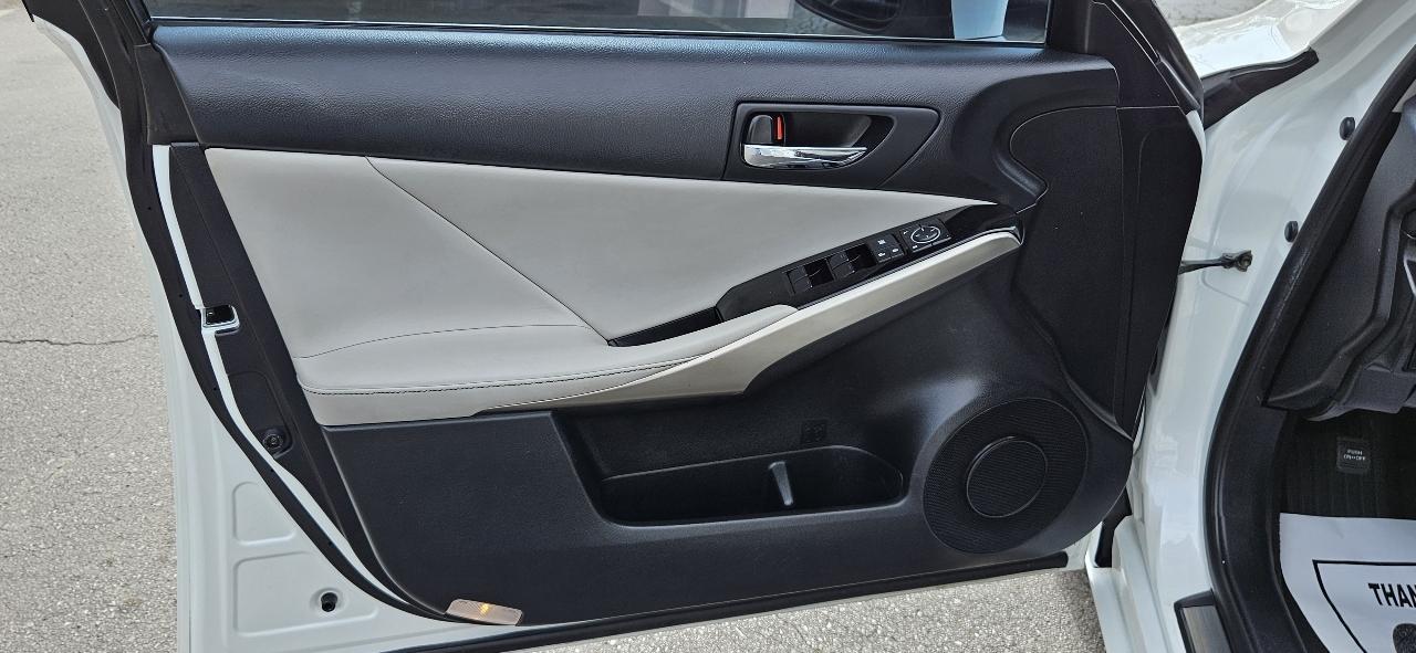 Lexus IS 250 4dr Sport Sdn RWD 2015