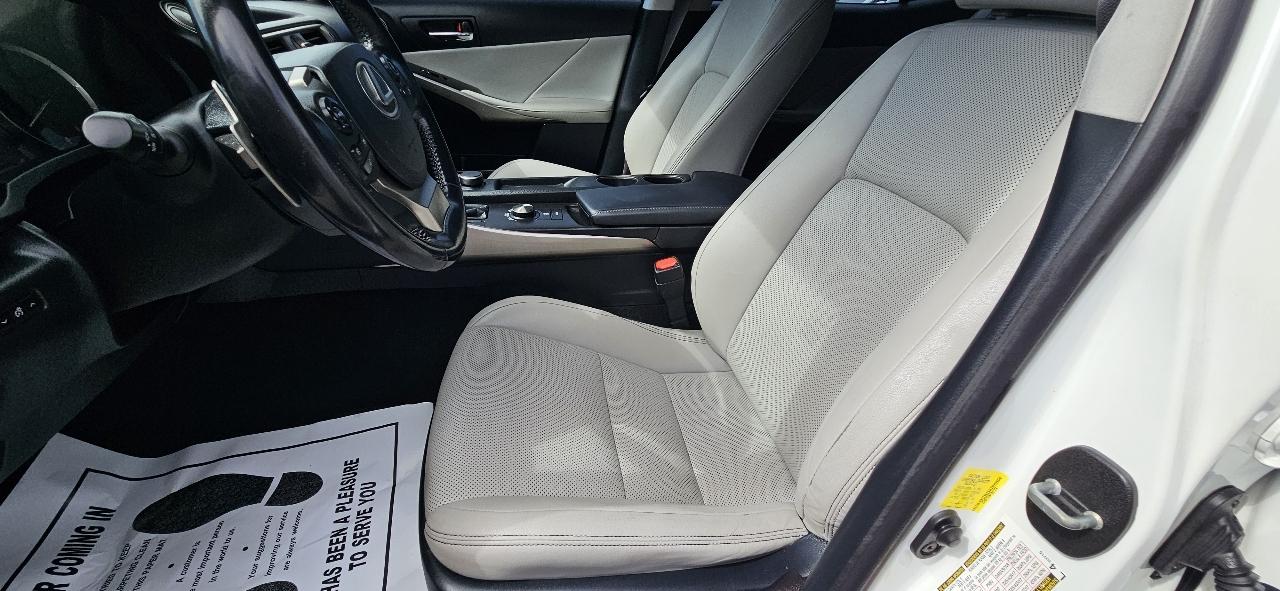 Lexus IS 250 4dr Sport Sdn RWD 2015