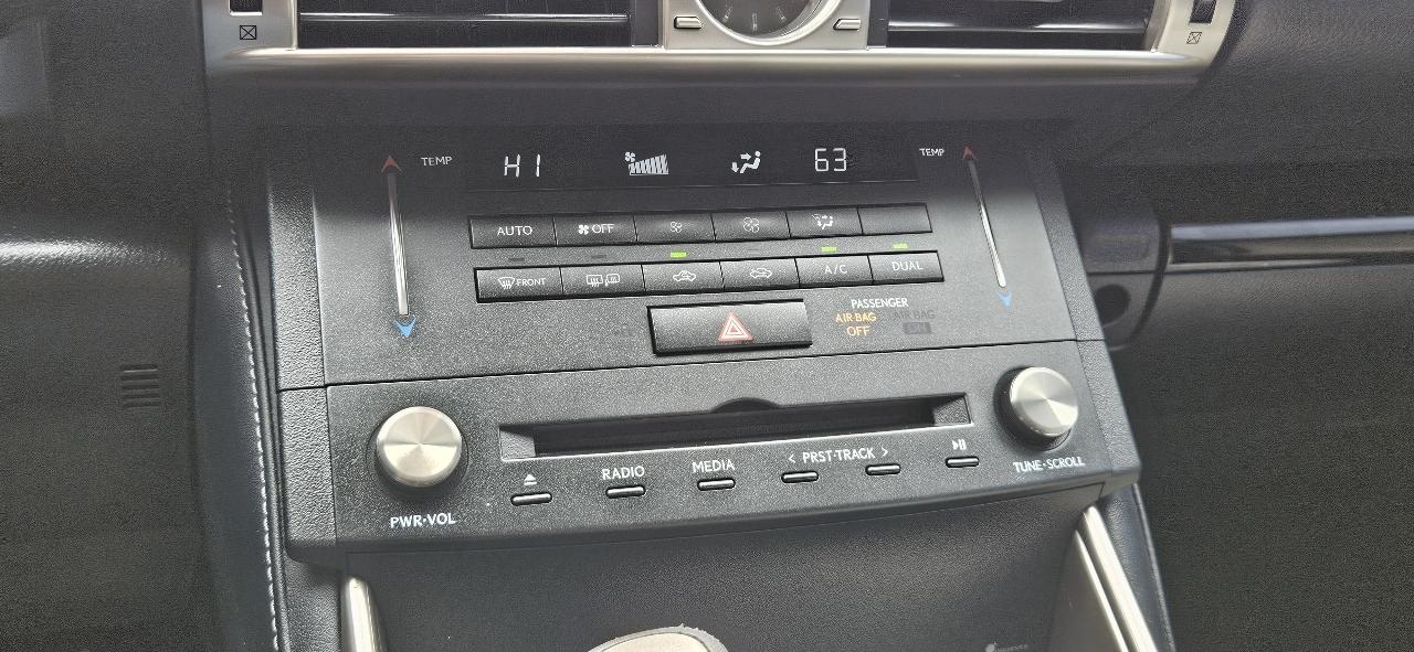 Lexus IS 250 4dr Sport Sdn RWD 2015